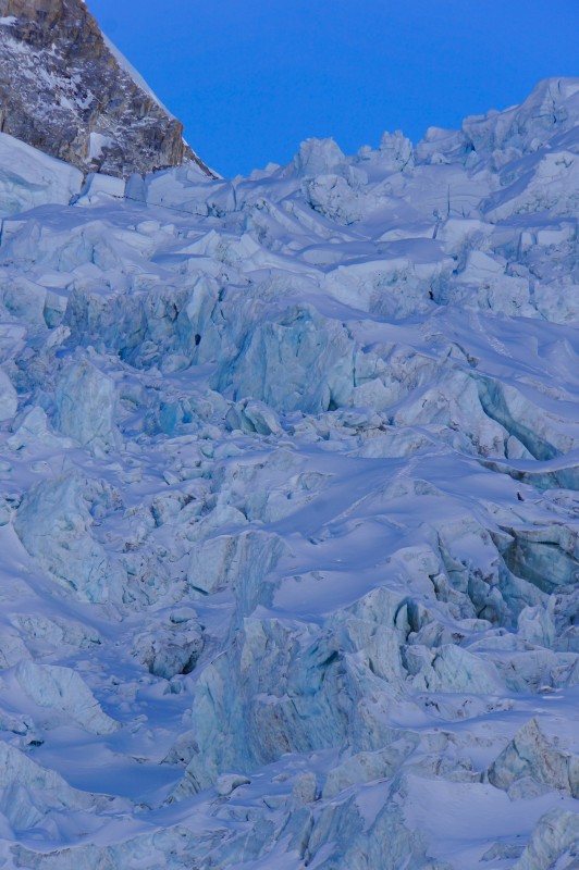 Upper icefall in telephoto... football field is on top left, just below a horizontal string of prayer flags.