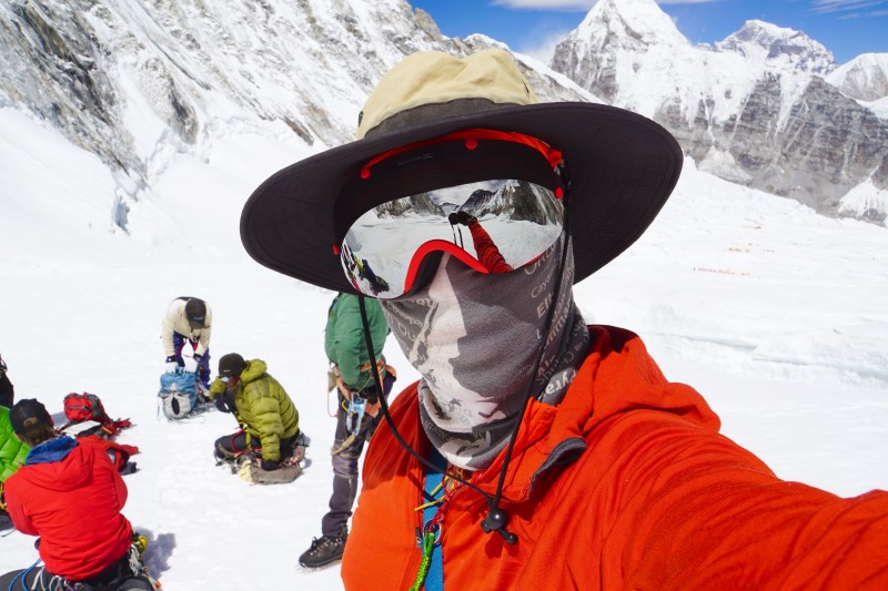 Selfie from Nuptse Corner, wearing my awesome MEE Barkeaters by Zee Goggles.