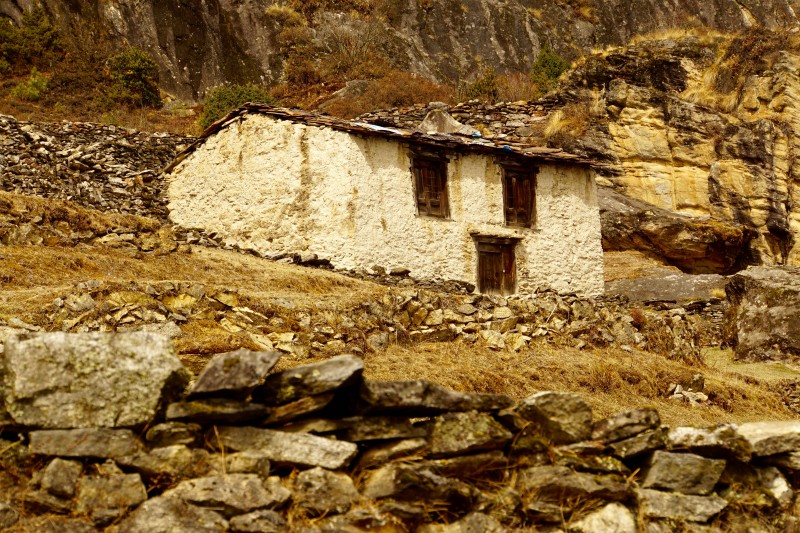 A traditional home along the trail.
