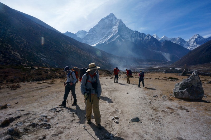 Moving up the valley. Yak dung smoke and Ama behind us. (Photo: Justin Merle)